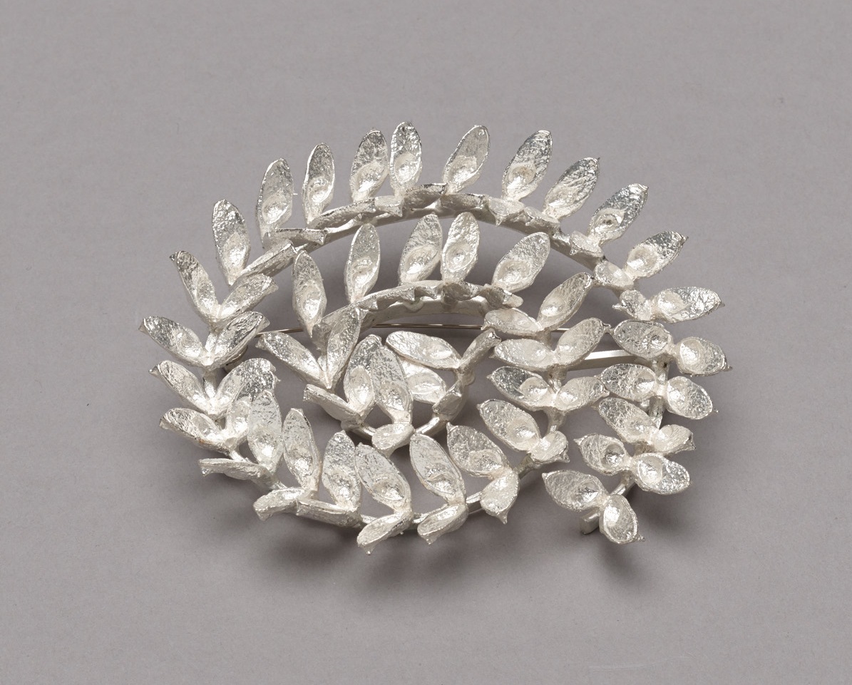 Hakea brooch 2013 - 82mm X 75mm X 20mm - 925 silver - photo Jeremy Dillon Hakea brooch 2013 - 82mm X 75mm X 20mm - 925 silver - photo Jeremy Dillon
